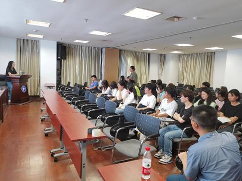 说明:2023-9-13美国教授与员工交流